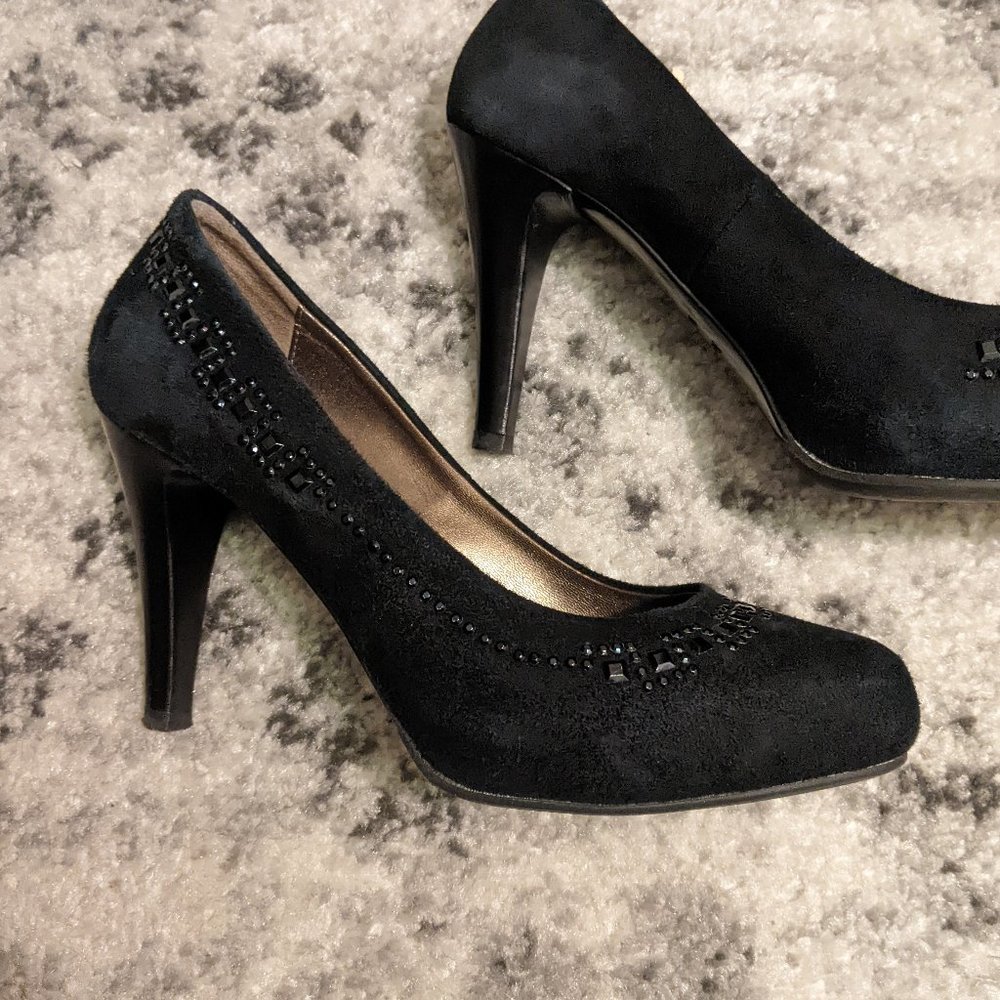 Stiletto - Picture 2 of 5